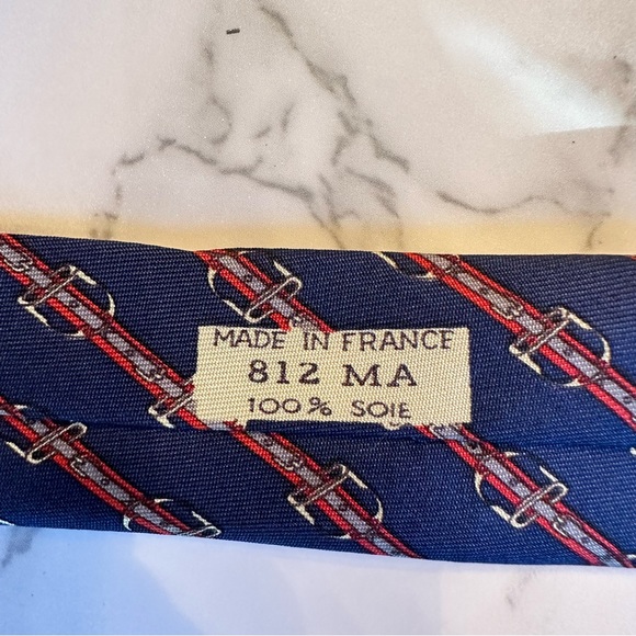 Hermes tie with buckle pattern - Picture 4 of 6